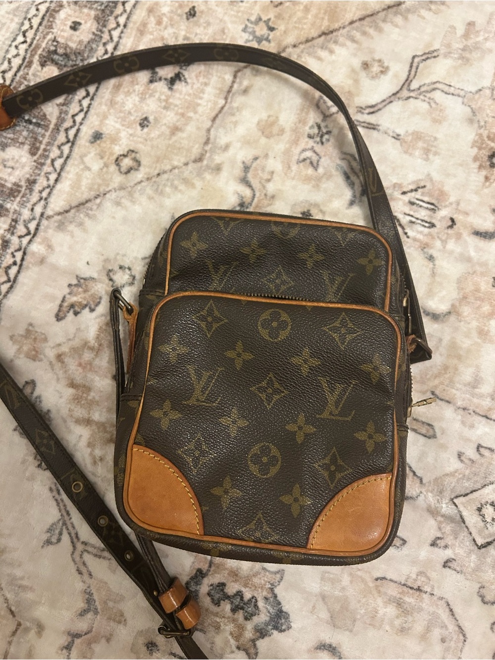 Louis Vuitton Monogram Canvas Brown & Tan Messenger Bag - Picture 2 of 9
